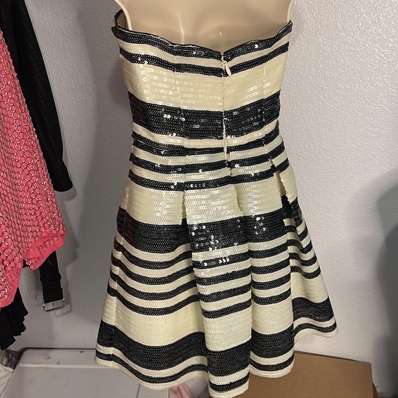 BEBE sequence dress - Picture 4 of 6